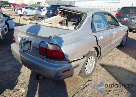 1996 Honda Accord Ex z USA, uszkodzony, nr VIN 1HGCD5560TA098457